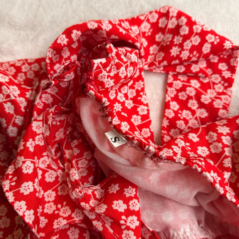 Floral Print RuffleTrim Romper - Picture 4 of 4